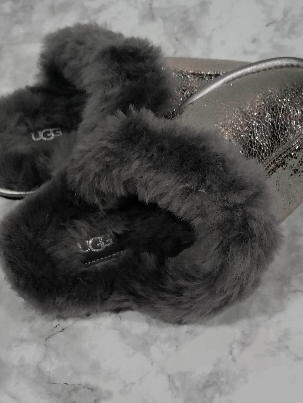 UGG Scuffette II Metallic Sparkle Gunmetal Sheepskin Slippers Size 6